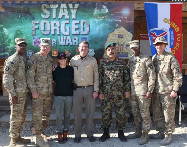 Deputy Secretary of Defense visits Gamberi for Thanksgiving 