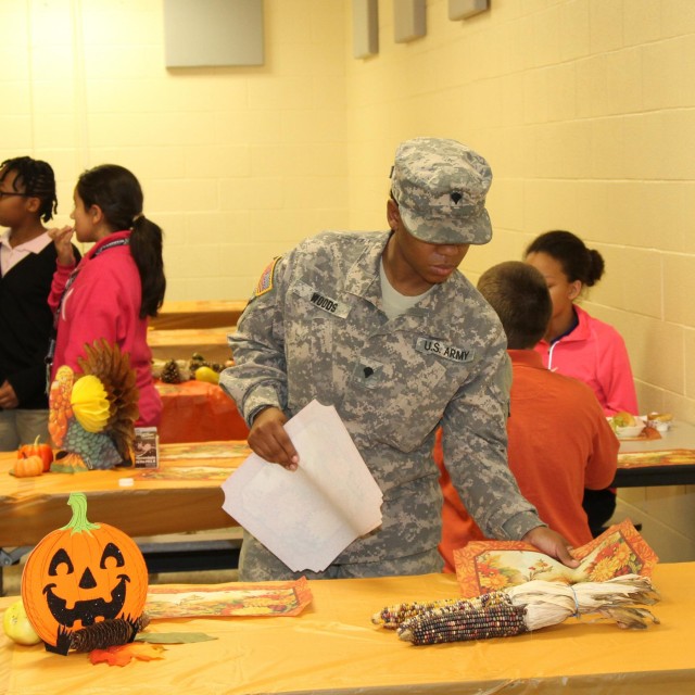 Lifeliners serve food and more at Mahaffey Middle School