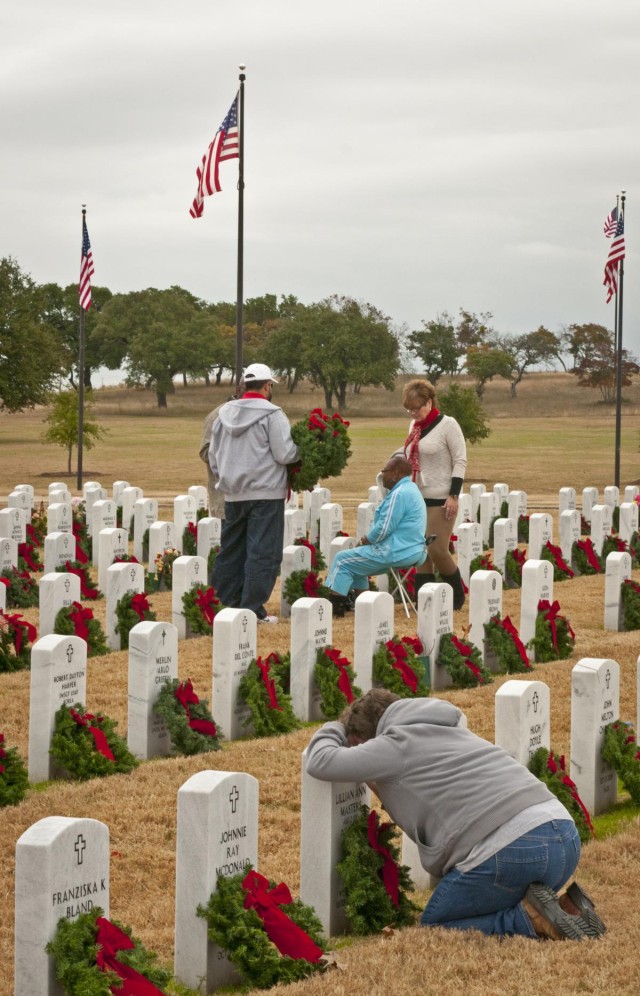 Christmas brings color, grief to Central Texas State Veterans Cemetery
