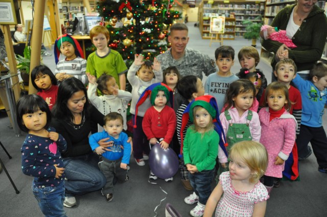 Yongsan library hosts Christmas storytime tradition 