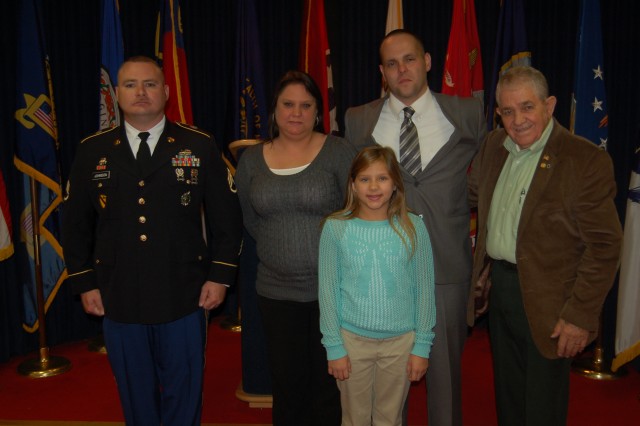 Eastern Kentucky lawyer returns to military, dons Army Reserve uniform ...