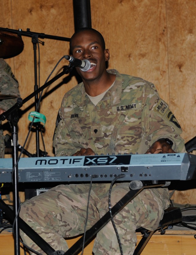 101st Band Covers Down on FOB Gamberi
