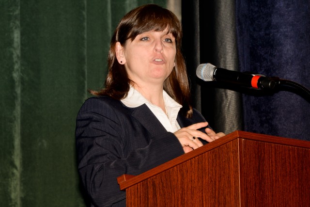 RDECOM discusses contracting opportunities at 2013 APBI