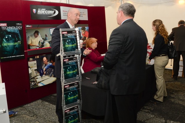 RDECOM discusses contracting opportunities at 2013 APBI