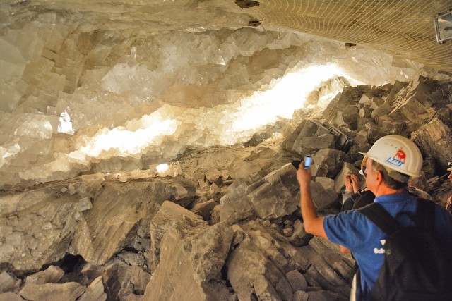 Heading underground: Hikers enjoy unique volksmarch experience in former East German mine