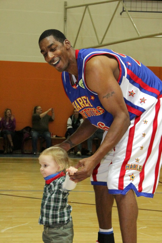 Dancing with a happy Globetrotter