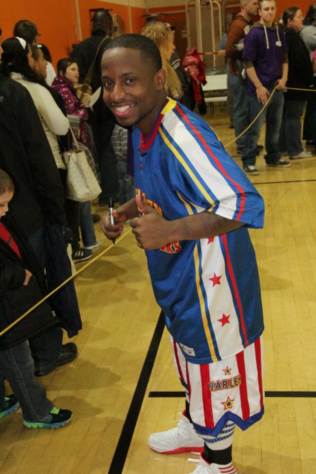 Harlem Globetrotters dribble, pass, laugh their way into the hearts of ...