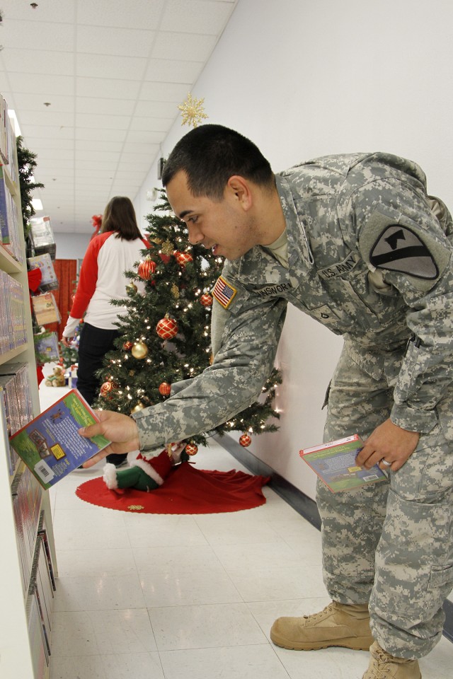 Santa's Workshop brightens holidays for Dragon Families
