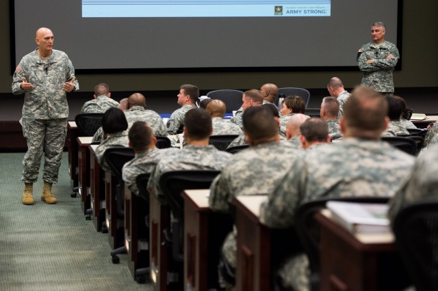 CSA and SMA Speak at Pre-Command Course