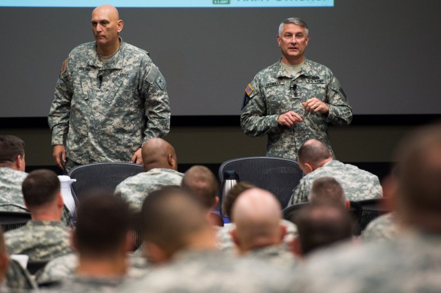 CSA and SMA Speak at Pre-Command Course