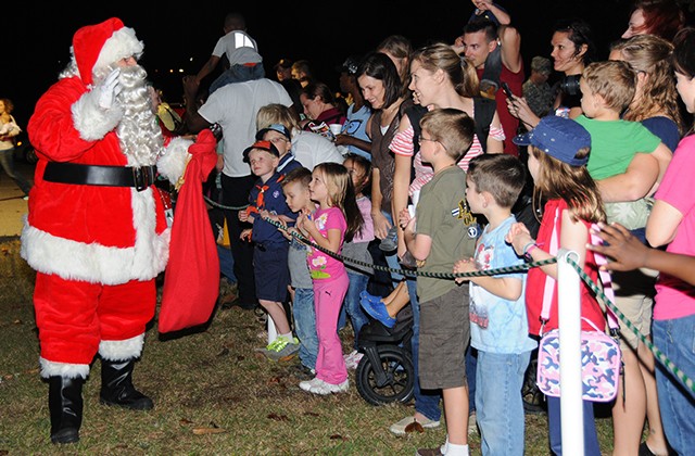 Ceremony lights up holiday season