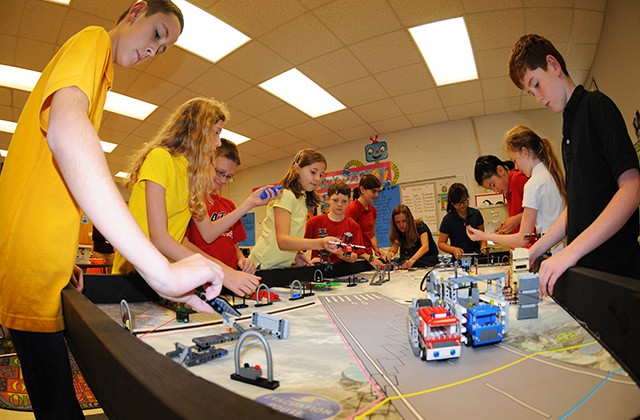 Cutting Edge: FRES Robotics team maneuvers award