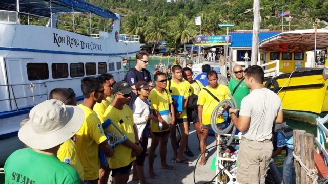 Army, Cambodia divers work together to de-mine Pacific waters