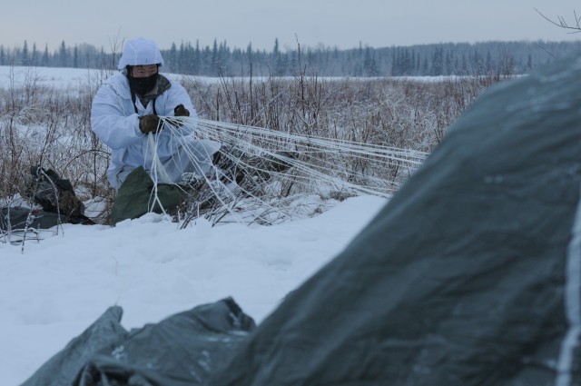 Spartan paratroopers jump in arctic gear