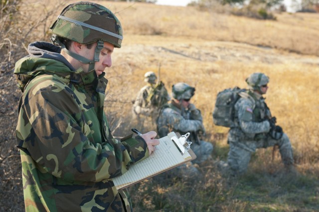 Master Resilience Trainer observes 3rd Cavalry Regiment Soldiers in the field