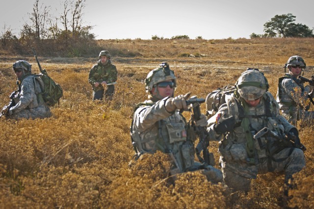 Master Resilience Trainer observes 3rd Cavalry Regiment troops