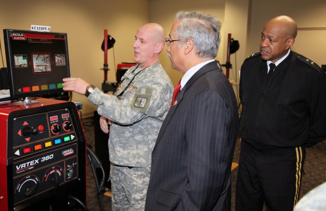 CASCOM hosts Congressman for training, quality of life visit