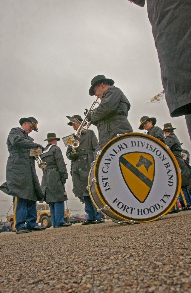 1st Cavalry Division Band marches in Children's Christmas Parade