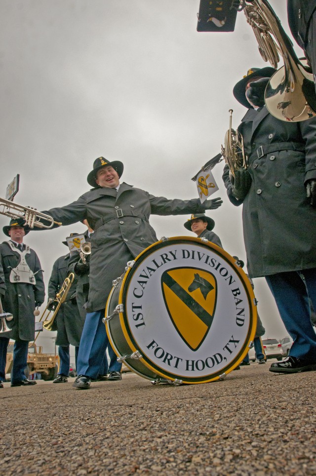 1st Cavalry Division Band warms up for Children's Christmas Parade