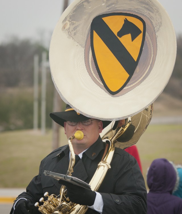 1st Cavalry Division Band leads Children's Christmas Parade