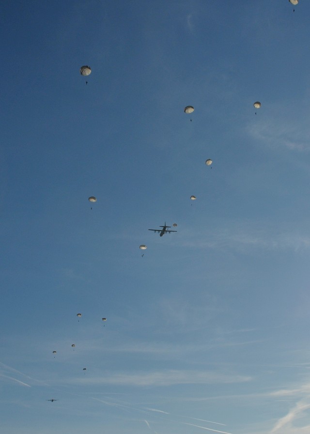 Partner nations join US paratroopers for International Jump Week