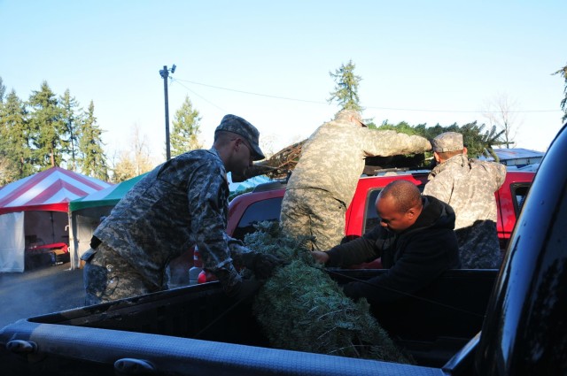 'Raiders' augment JBLM Trees for Troops program