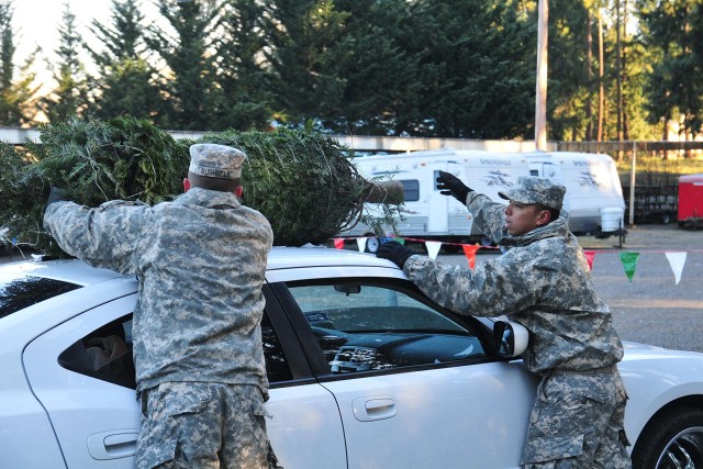 'Raiders' augment JBLM Trees for Troops program