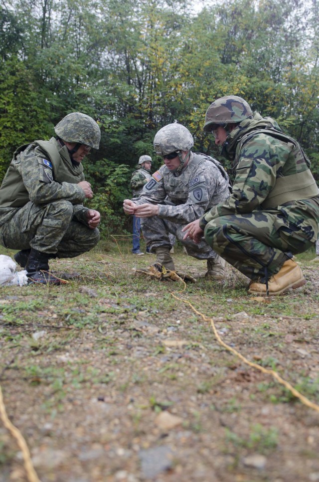 US, KSF soldiers conduct annual EOD training