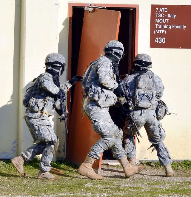 Sky Soldiers train on Caserma Ederle in Vicenza, Italy