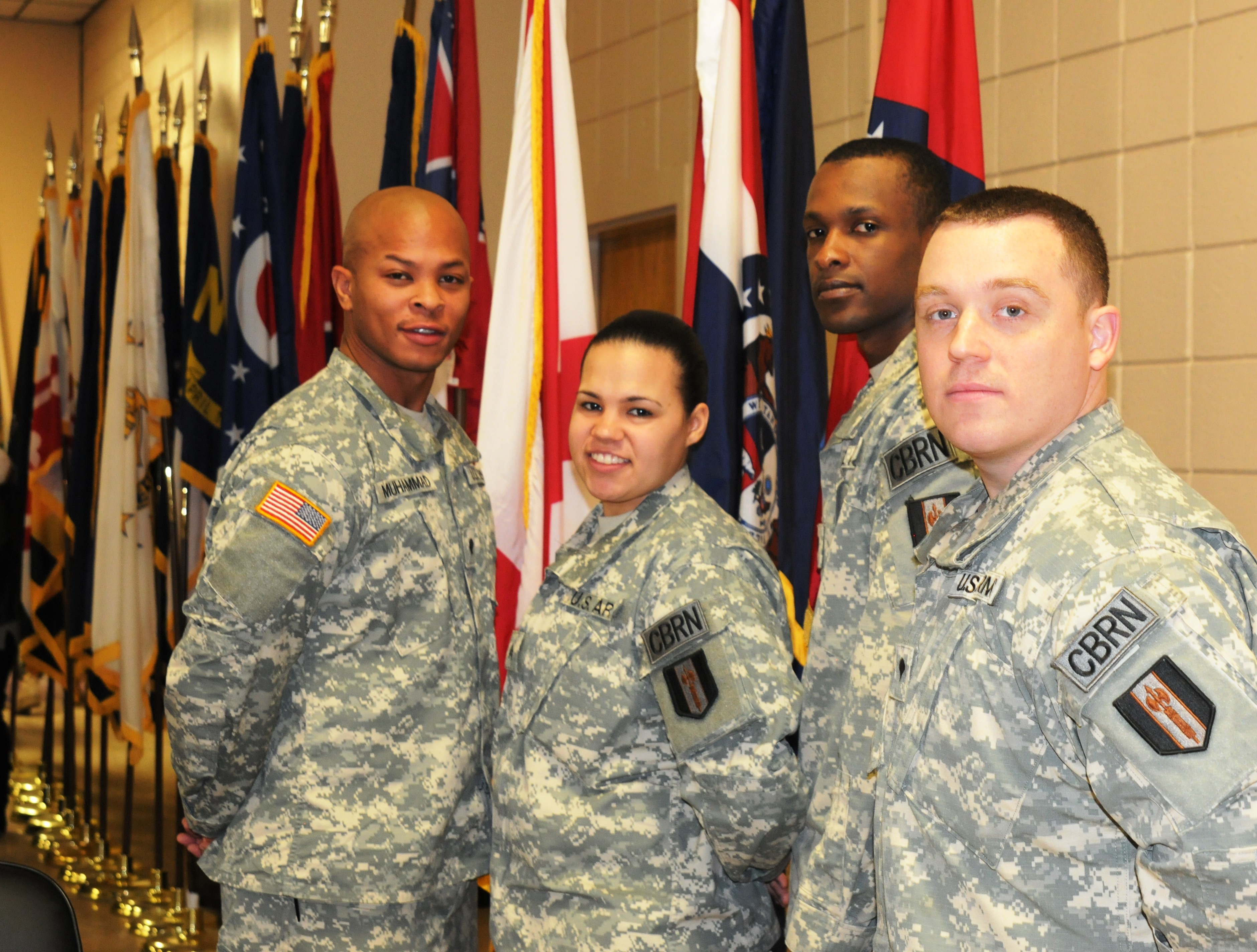 Boston-based Army Reservists farewell to Family members in deployment ...