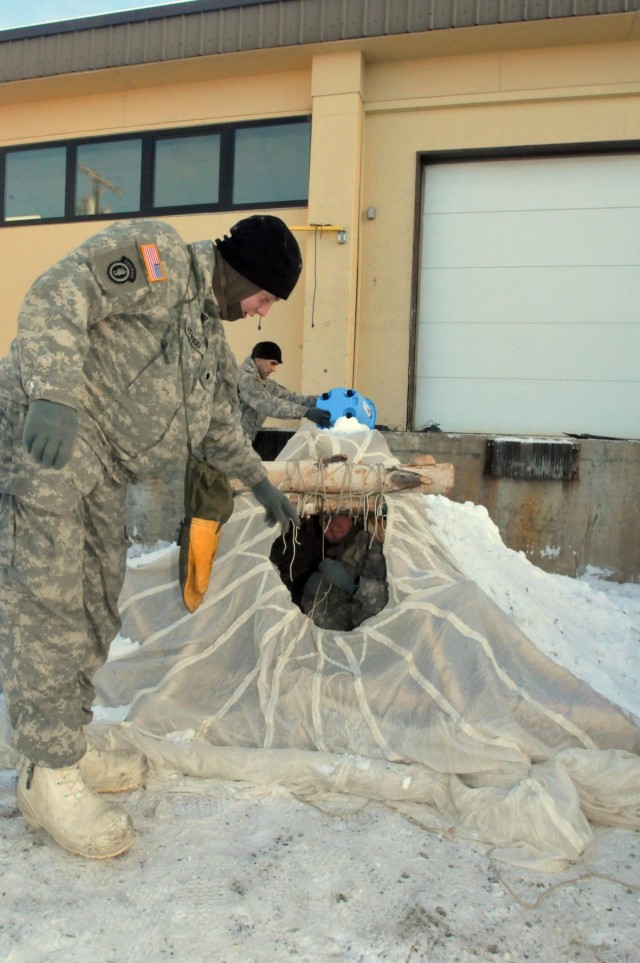 Fort Wainwright military police prepare for Arctic winter temperatures