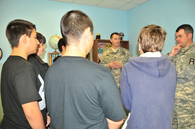 Sixth Graders Learn Army Life from Soldiers