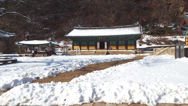 Beopjusa Temple, North Chungcheon Province, South Korea