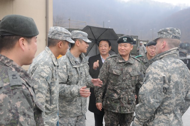 ROK Field Artillery School leaders visit 210th FA Brigade