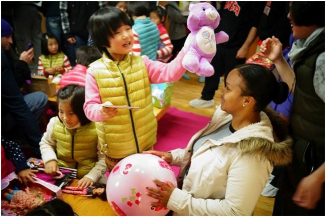 Kiowa unit spreads Christmas cheer to orphans