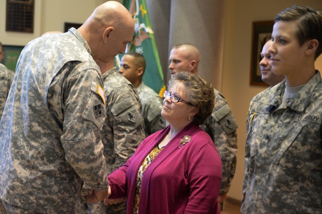 U.S. Army Chief of Staff visits Soldiers, Civilians at Fort Leonard Wood