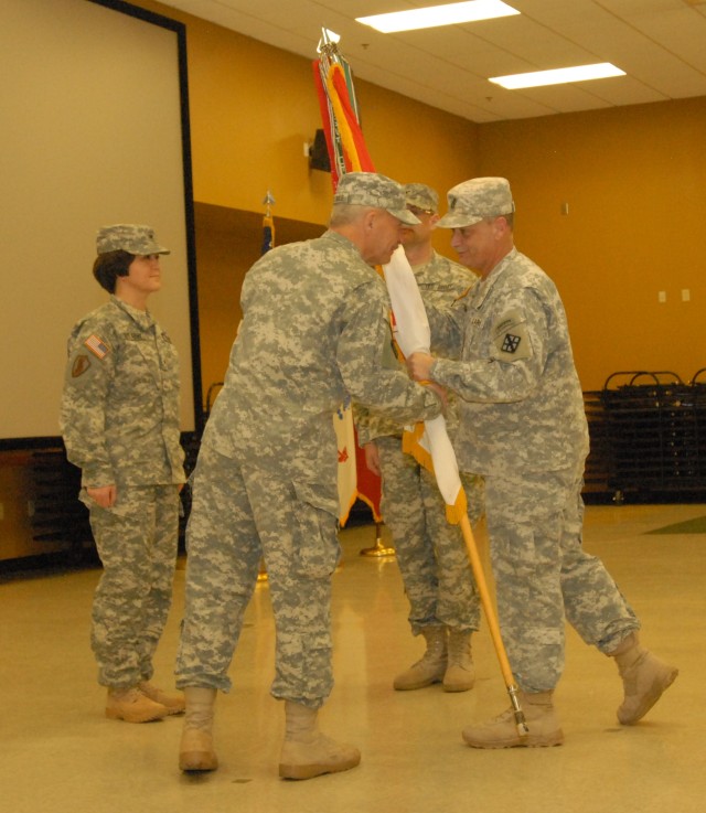Constable relinquishes command of 411th Engineer Brigade