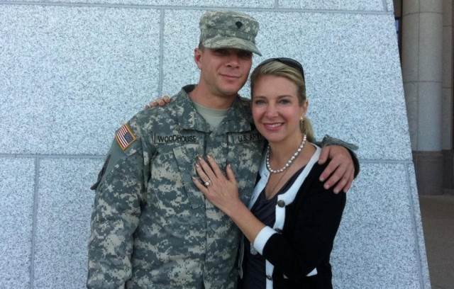 Soldier, mother work together as Santa's helpers