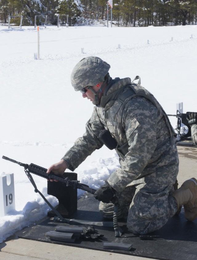 Soldiers compete at 372nd Engineer Brigade's Best Warrior Competition