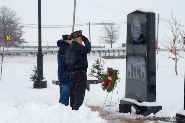 Recruiters Perform 21-Gun Salute at Wreaths Across America
