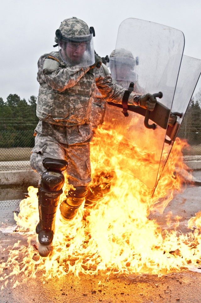 U.S. Soldiers endure fire phobia training
