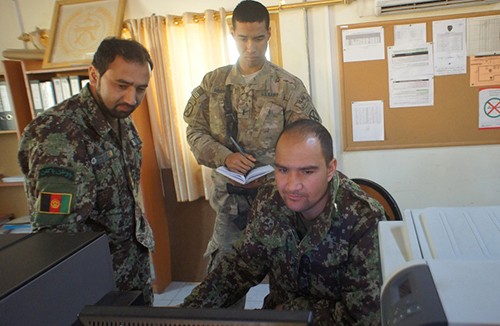 2-4 Infantry Soldiers continue to advise, assist Afghan forces ...