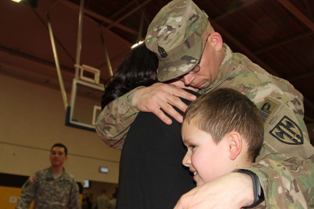 18th Military Police Soldiers receive warm welcome home in Sembach