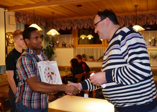 The rifle team thanks SG Weihenzell