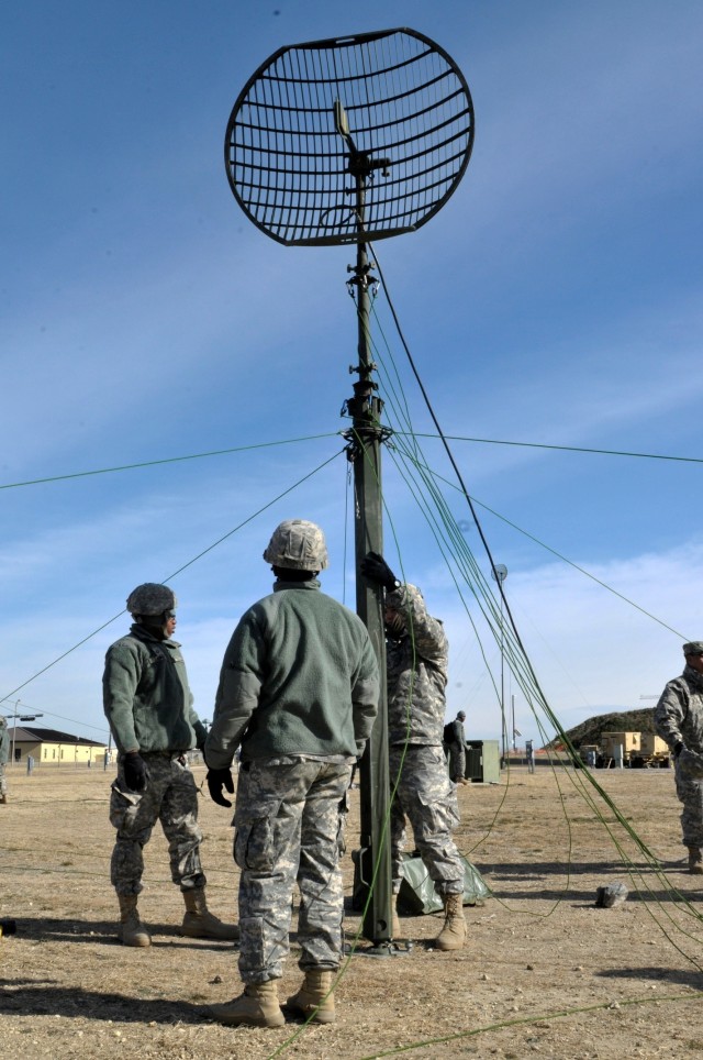 3rd BCT, 1st Cav. verifies signal equipment