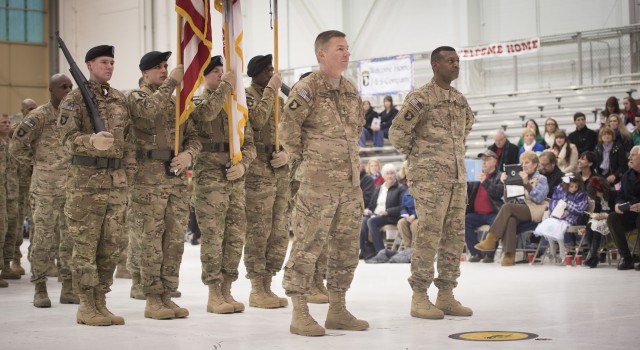 Army Under Secretary welcomes home division leadership, recognizes Fort Campbell as &#65533;