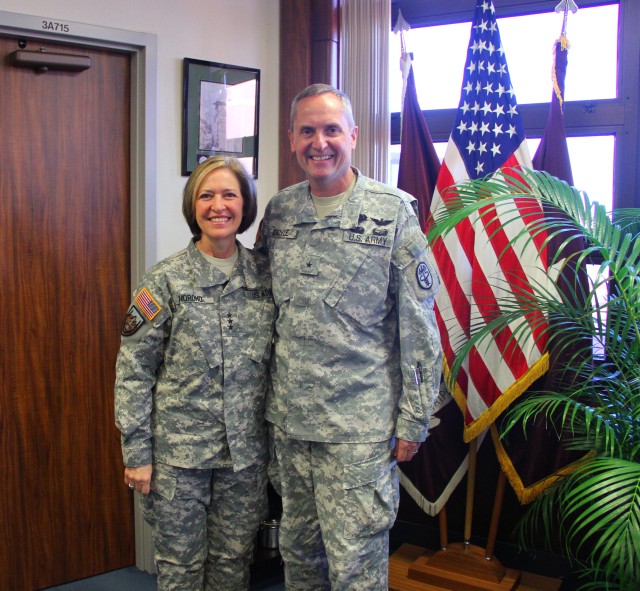 Army Surgeon General conducts office call with Tripler Commanding General