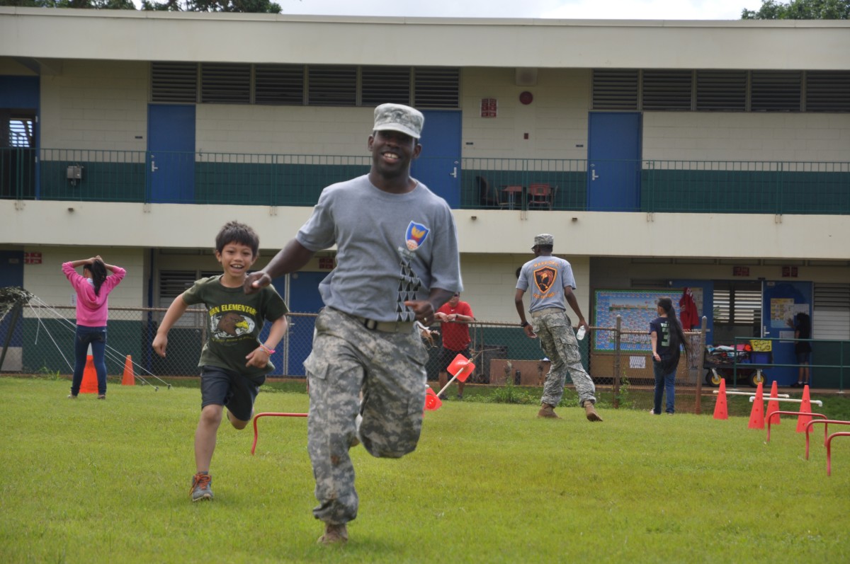 Soldiers, elementary school students enjoy a day outside | Article ...