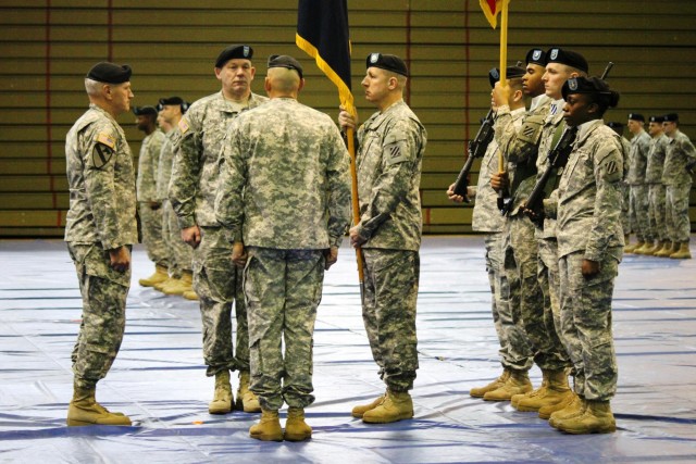 Vanguard Brigade bids farewell to commander, welcomes new one