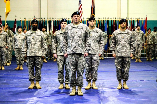 Vanguard Brigade bids farewell to commander, welcomes new one